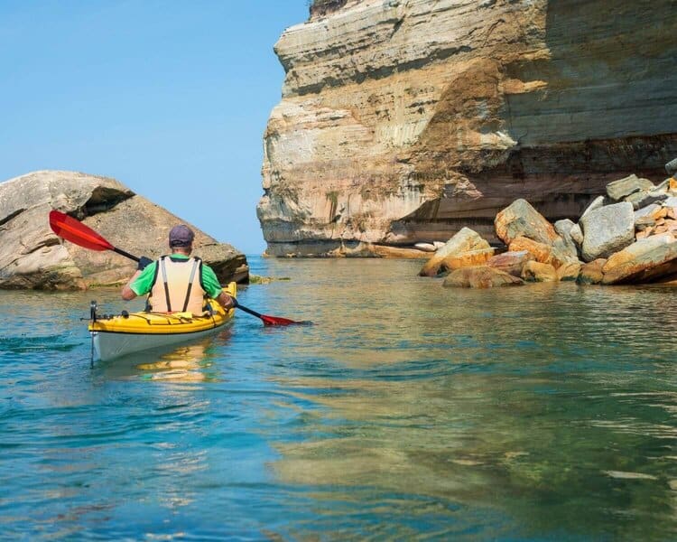 kayaking on lake Superior in the Upper peninsula