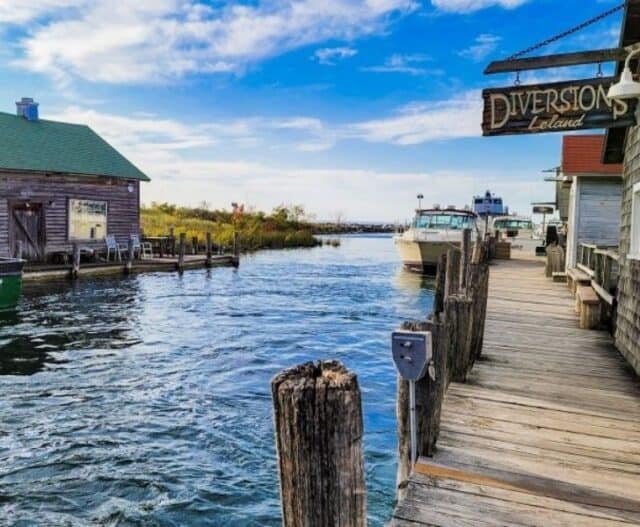 LELAND MICHIGAN TRAVEL GUIDE TO FISHTOWN visual data 5