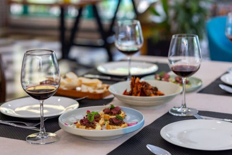 fine waterfront dining on mackinac island michigan