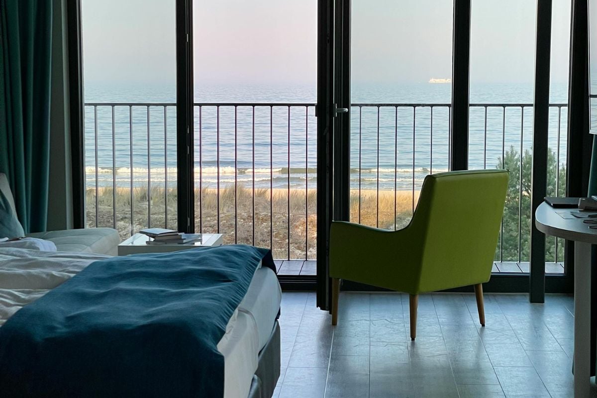 beachfront hotel in south haven