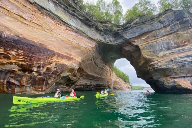 Kakaying Pictured Rocks National Lakeshore: 2025 Guide