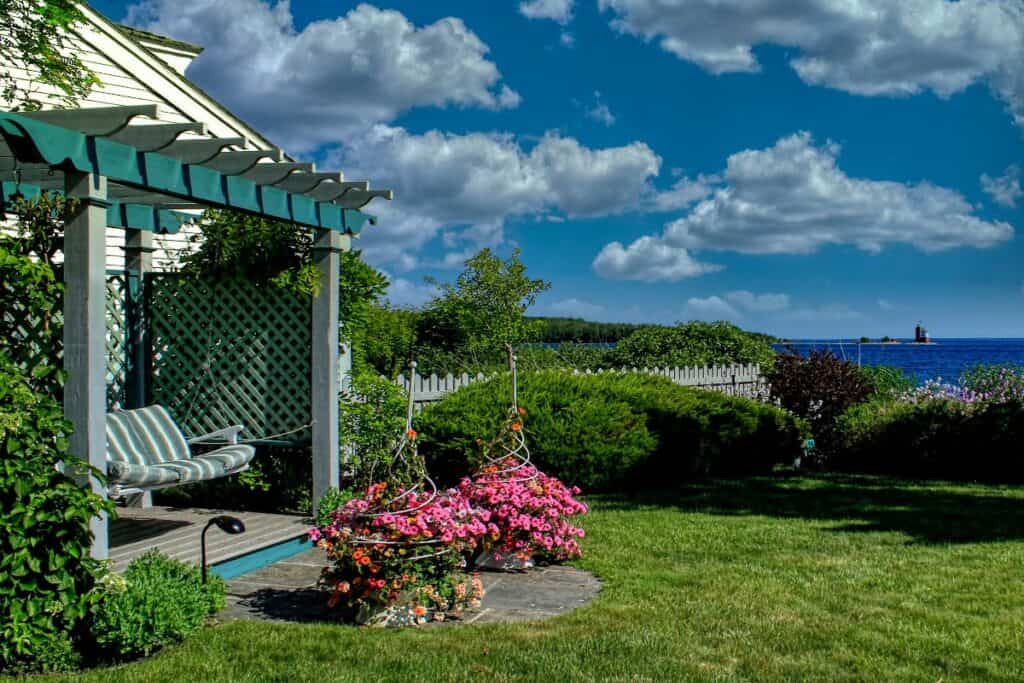 Mackinac Island cottage - Michigan last minute getaways