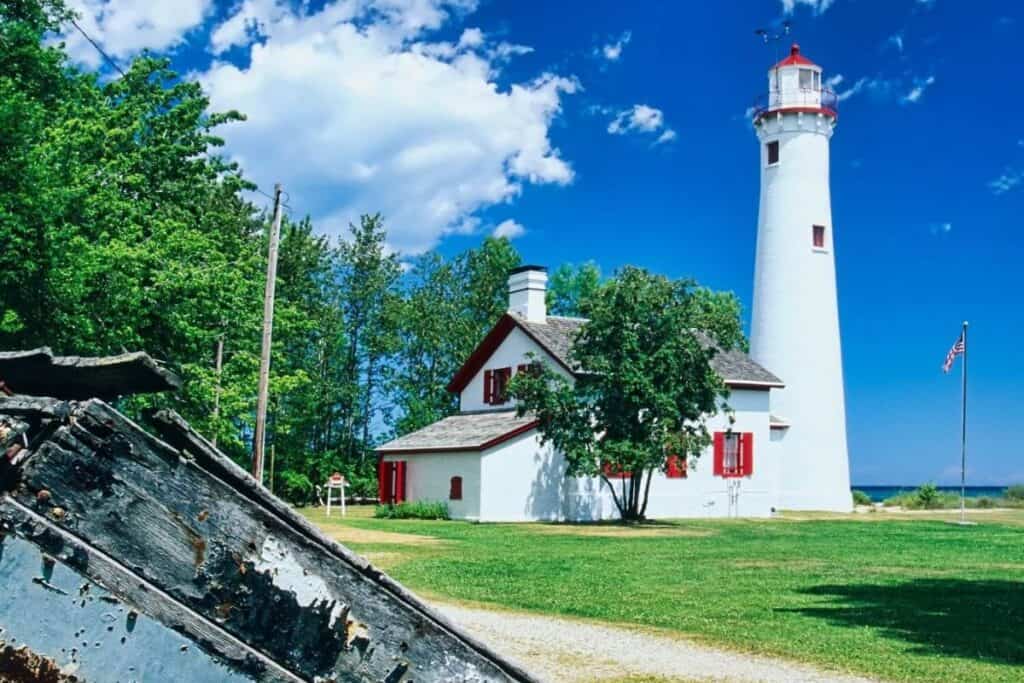sturgeon point lighthouse in michigan, one of the michigan lighthouses that you can spend the night in 