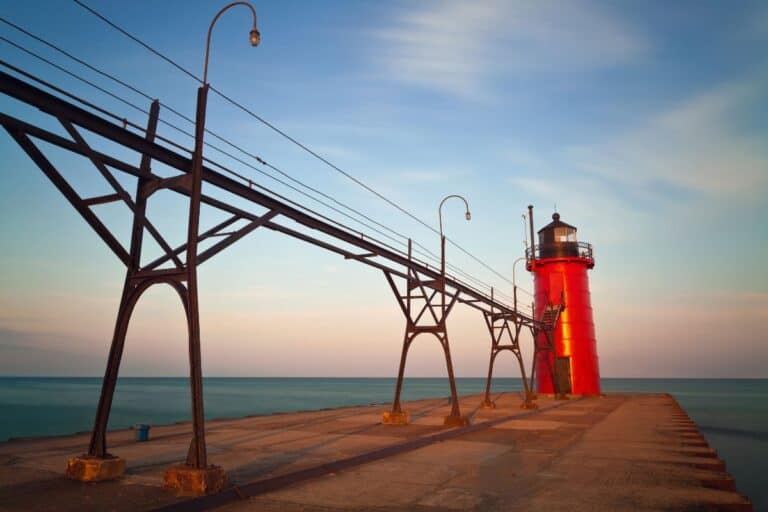 south haven lighthouse on lake michigan near one of the top south haven campgrounds