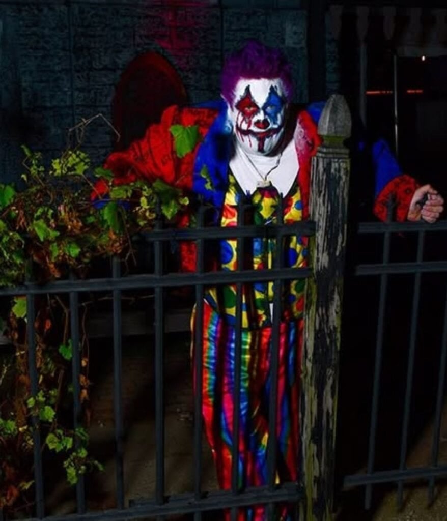 clown from haunted scream park in michigan 