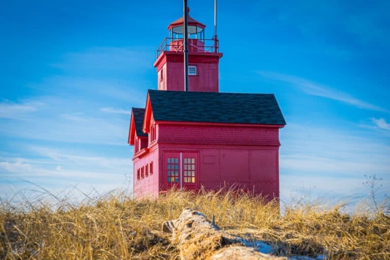 holland michigan's big red lighthouse