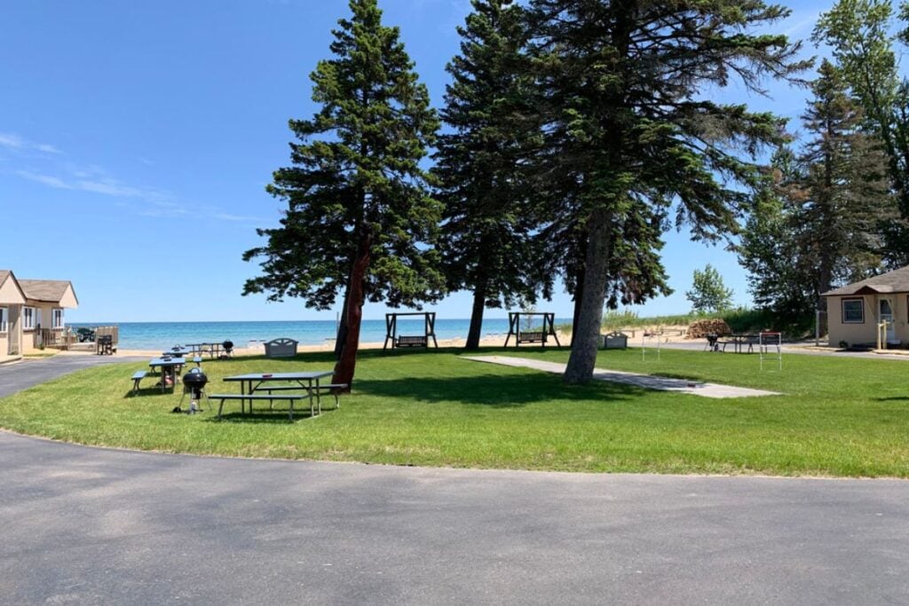 cottage-cove